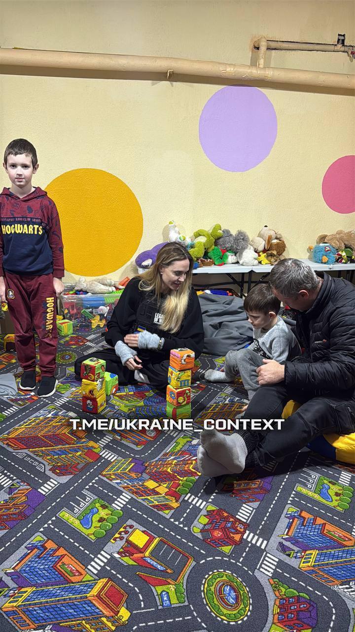 Анджелина Джоли в Херсоне: местные каналы рассказали о гуманитарном визите звезды