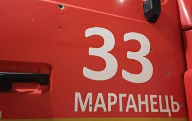 Россия открыла огонь по спасателям в Марганце: авто повреждено, пострадавших нет