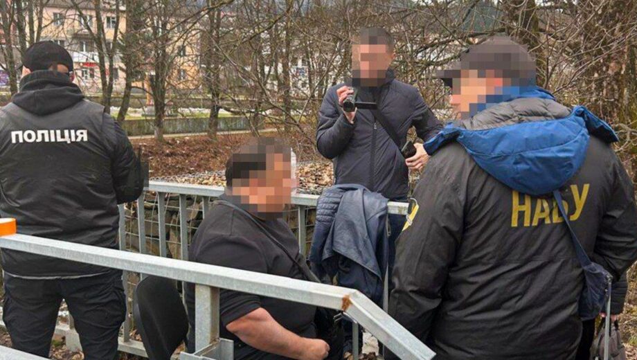 В Закарпатье разоблачили судью, который якобы просил взятку за отмену ареста древесины