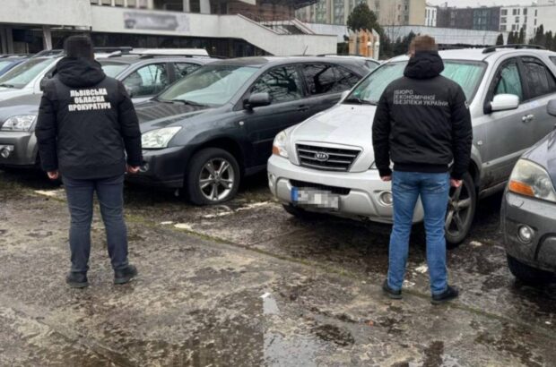 Керівник благодійного фонду причетний до перепродажу ”гуманітарних” авто — прокуратура