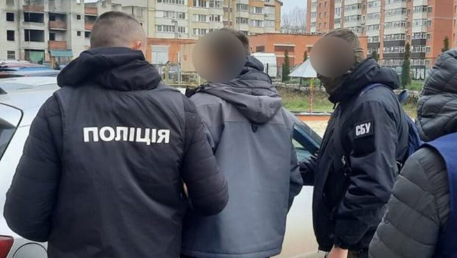 В Сумской области разоблачили группу мошенников, которые выманили у украинцев около 1 млн грн