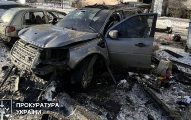 Взрыв авто на Оболони: инцидент во дворе на Героев Днепра расследуют как теракт