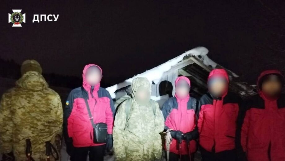 П’ять днів у горах: прикордонники врятували знесиленого мешканця Дніпра