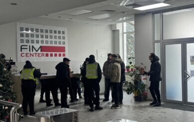 В Киеве разоблачили масштабный мошеннический call-центр с сотнями иностранцев: объявлен план-перехват