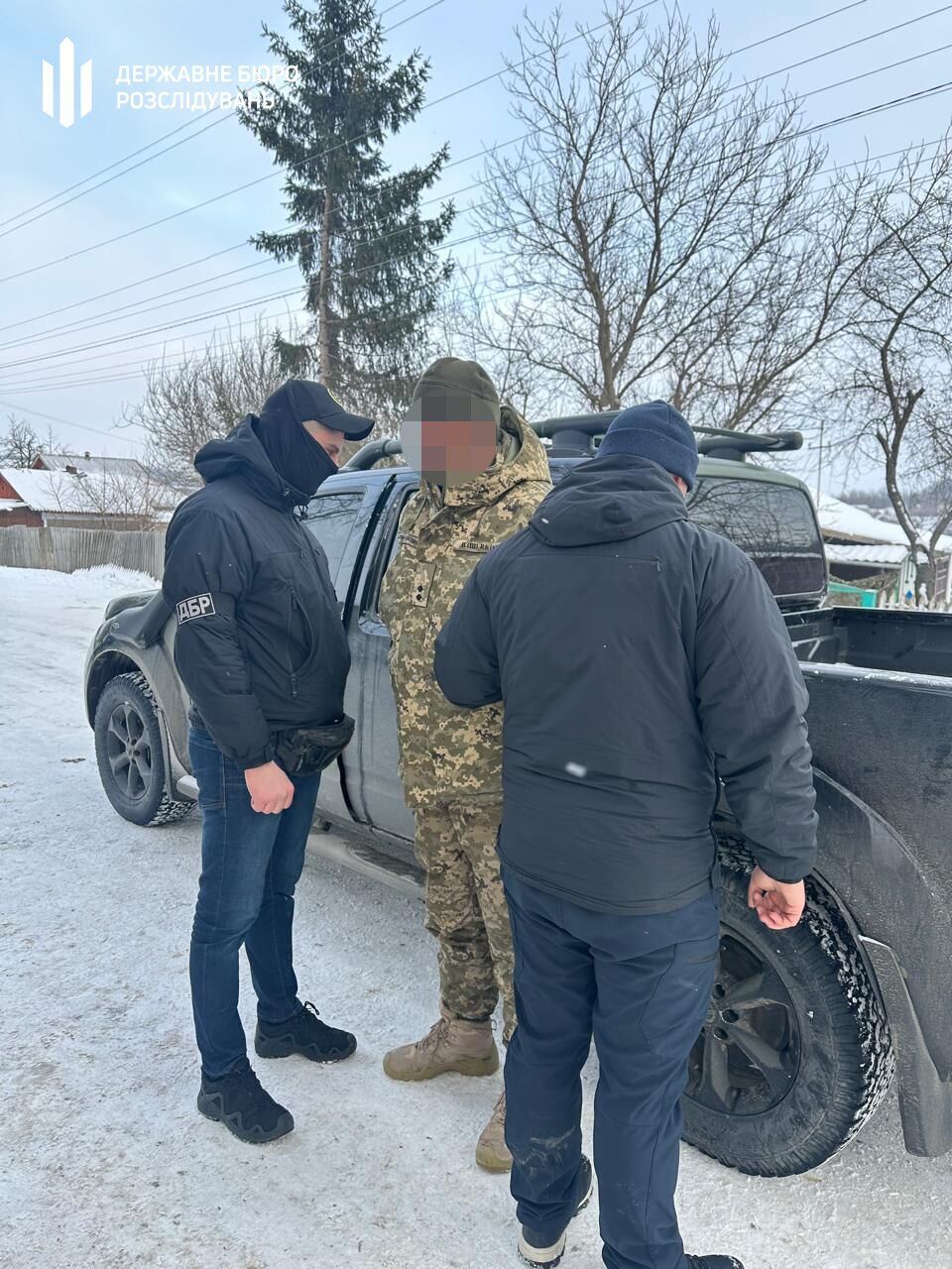 Хабар у 4 тисячі доларів: заступник командира навчального центру на Одещині потрапив під підозру