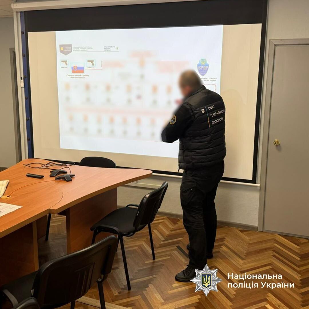 Пушилин получил новое подозрение: более 400 переделанных пистолетов передавались как награды