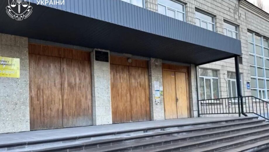 Чиновник Соломенской РГА переплатил за ремонт крыши более полумиллиона гривен, — городская прокуратура
