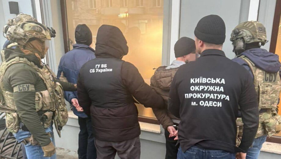 В Одессе врачи выдавали фиктивные справки для выезда призывников за границу