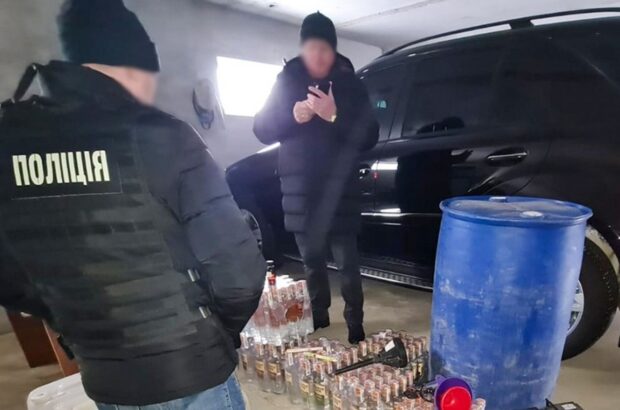 Викрито організатора та спільників цеху з підробленою горілкою на Тернопільщині
