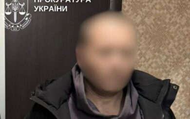 В Киеве разоблачили мужчину, который за $5200 обещал »списать» военнообязанного