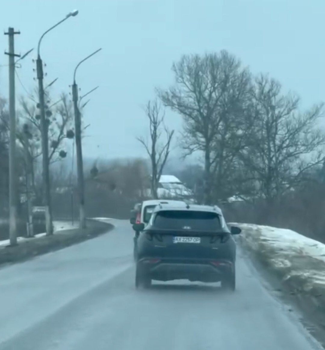 Авто Павла Голоднікова на території села Замостя