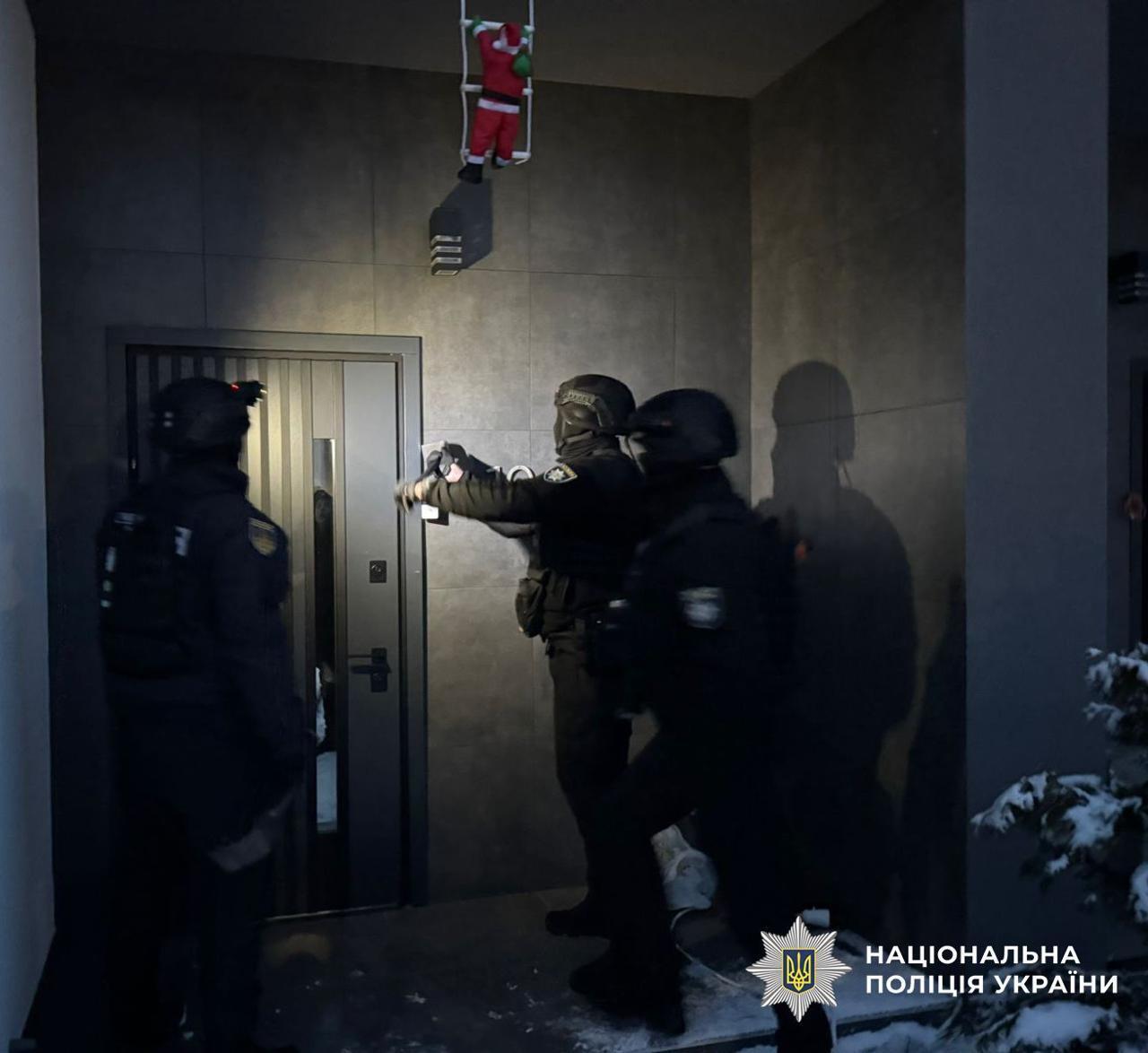 Шахраї ошукали банки на 13 мільйонів: гроші легалізовували через криптовалюту