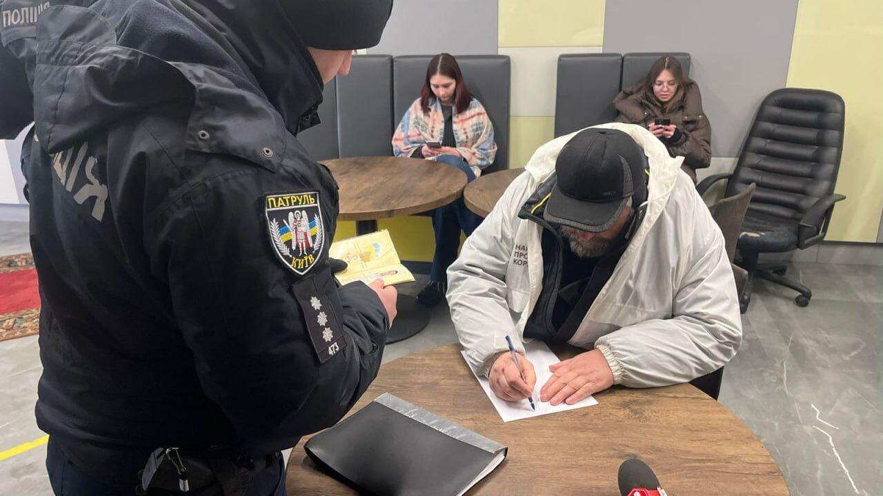Аферисты под крышей ''Укрпрофздравницы''? В здании учреждения разоблачили мошеннический колл-центр на три этажа