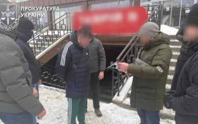 »Бронирование» от мобилизации за $5 000: на Прикарпатье разоблачили схему с должностями в Укрзализныце и ГСЧС