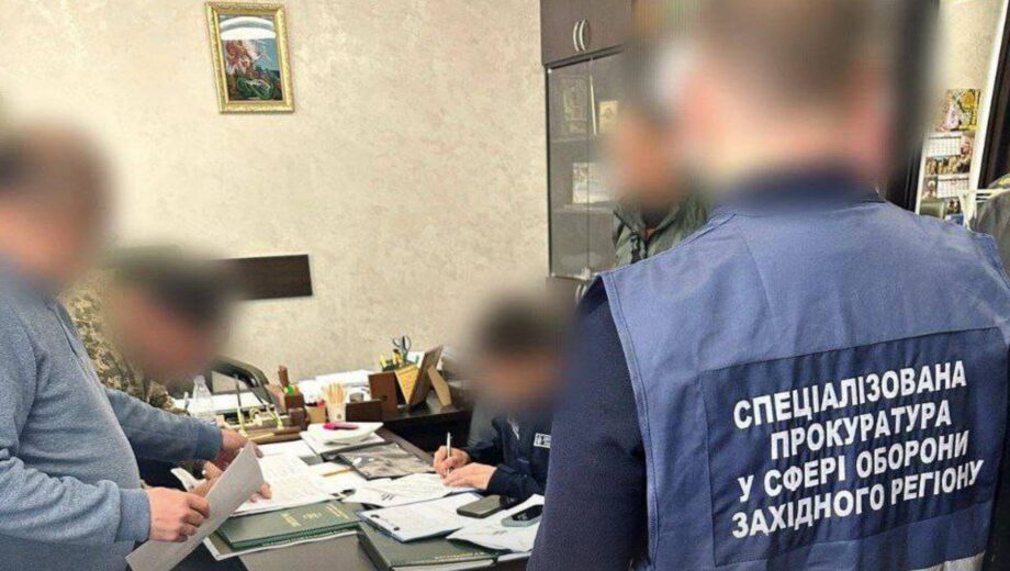 Проректор военной академии в Хмельницком предстанет перед судом: подчиненных привлекли к строительству его дома
