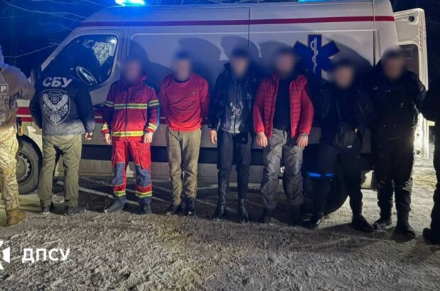 На Буковине пограничники задержали скорую, которой переправляли призывников в Румынию за $60 тыс