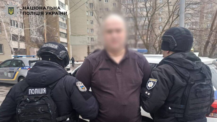 Скандал в центре Киева: мужчина в статусе СЗЧ попрал мемориал на Майдане и пытался изменить внешность