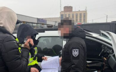 В Киевской области офицера ТЦК подозревают во взятке $4 тысячи за »помощь» с избежанием мобилизации