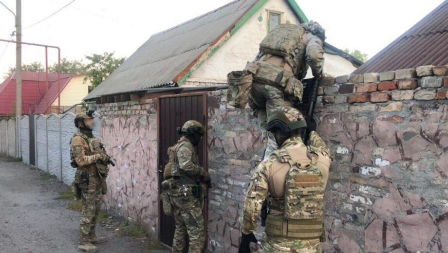 Фіктивні результати аналізів і зняття з обліку: розслідування схеми у Дніпрі завершено