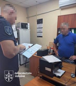 Коррупционные схемы в Госпродслужбе: чиновники брали деньги за технику, лицензии и разрешения