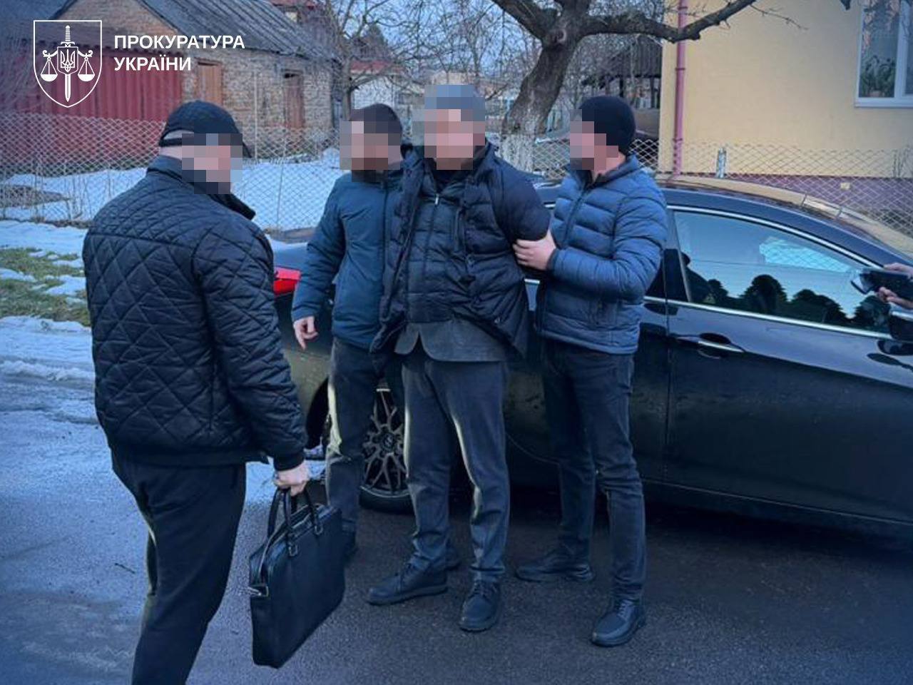 Коррупционные схемы в Госпродслужбе: чиновники брали деньги за технику, лицензии и разрешения