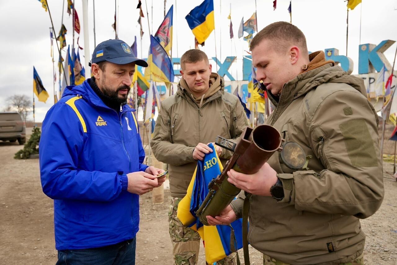 390-я миссия на передовую: фонд ''Надежда'' и Валерий Дубиль передали помощь подразделениям на Запорожском и Покровском направлениях