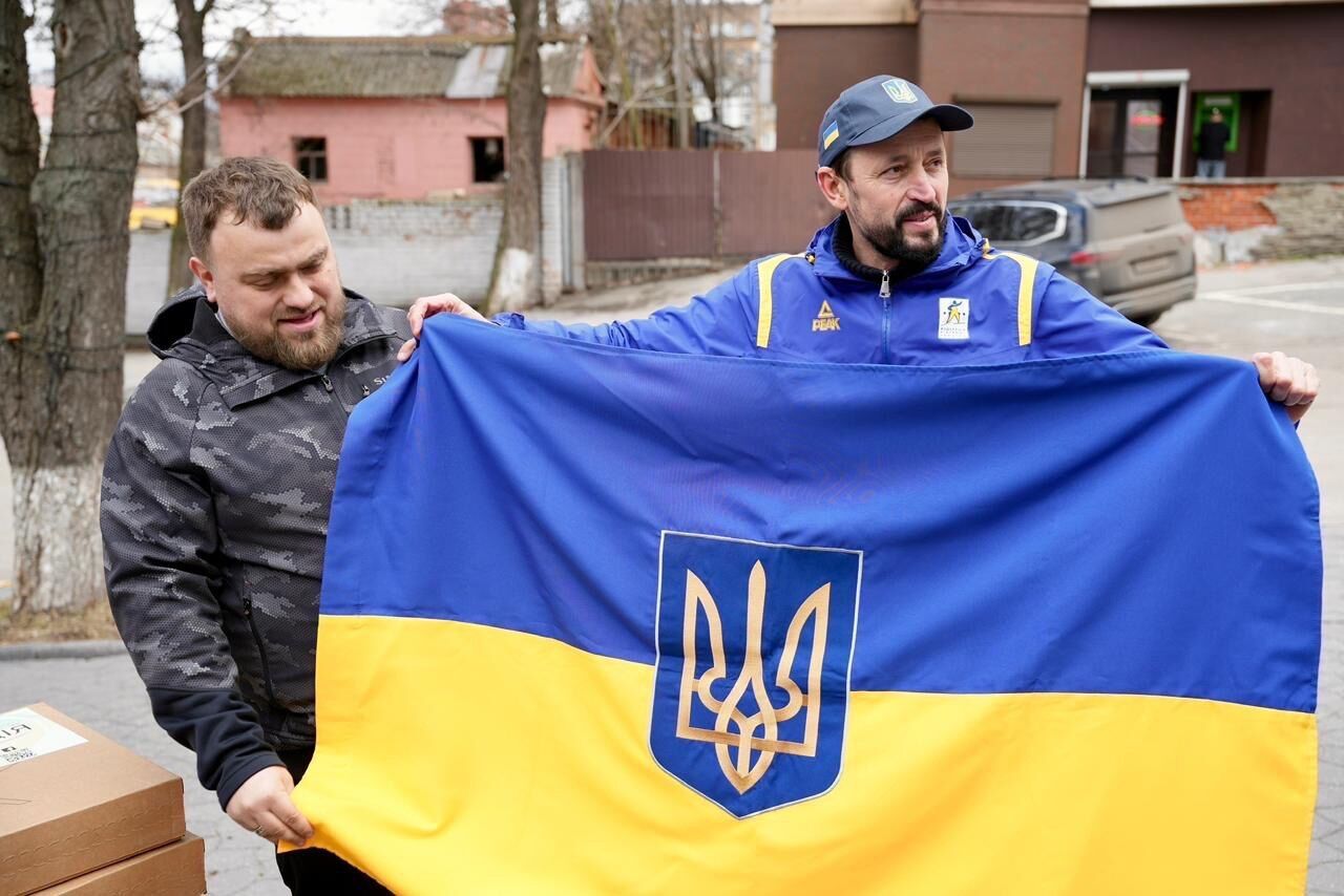 390-я миссия на передовую: фонд ''Надежда'' и Валерий Дубиль передали помощь подразделениям на Запорожском и Покровском направлениях