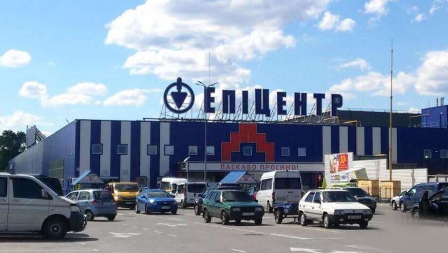 Скандальный инцидент в Белой Церкви: работник »Эпицентра» не остановился перед колонной с телом погибшего военного