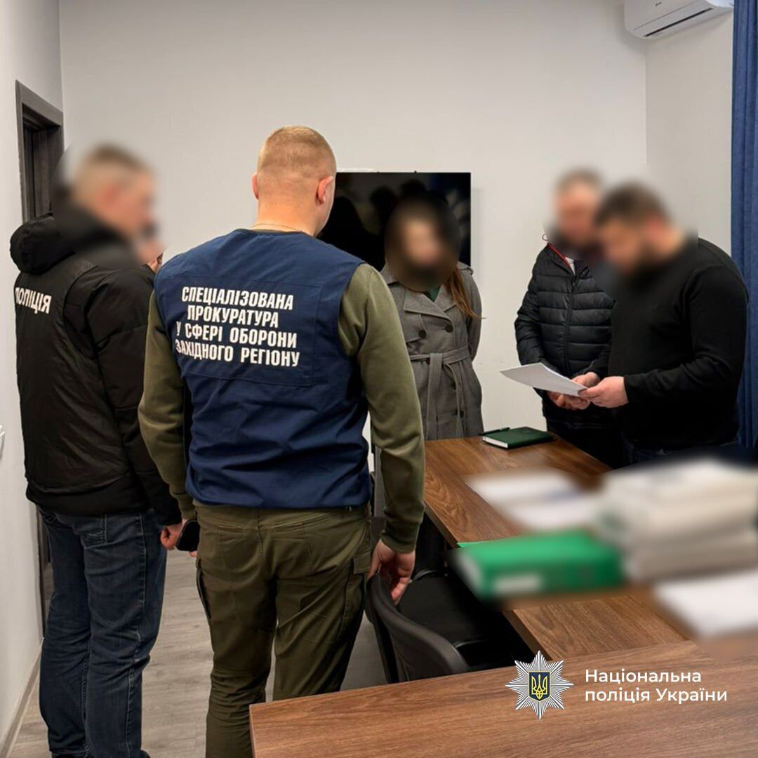 16 пикапов для армии с завышенной ценой: эксначальнику Ровенского ТЦК объявили подозрение