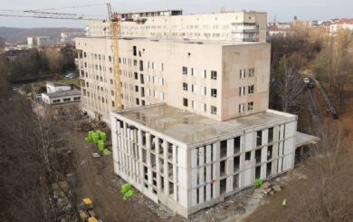 Реабцентр в Ужгороде: цены на стройматериалы скрыты по согласованию с Всемирным банком