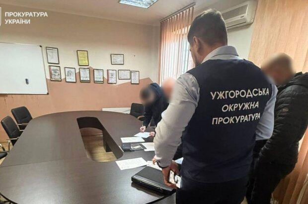 Землі на 1,9 га постраждали від відходів: на Закарпатті підозрюють посадовця підприємства