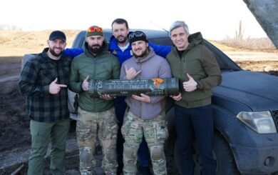 Фонд »Надежда», Валерий Дубиль и Антон Бахур встретились с Героем Украины Владиславом Стоцким и передали помощь его подразделению