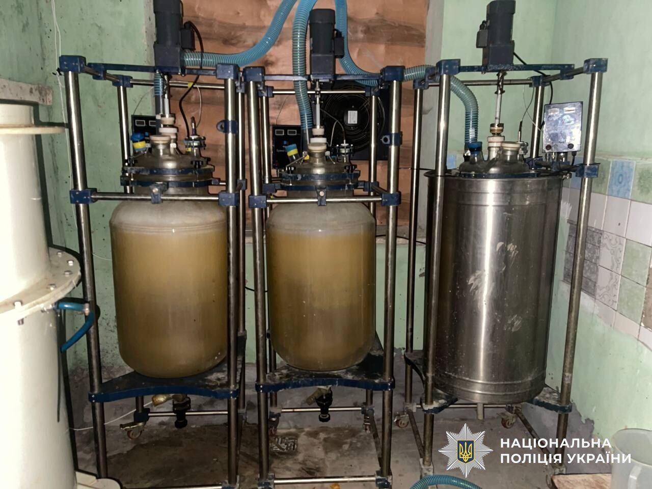 Изготовляли психотропы по всей стране: дело двух фигурантов передали в суд