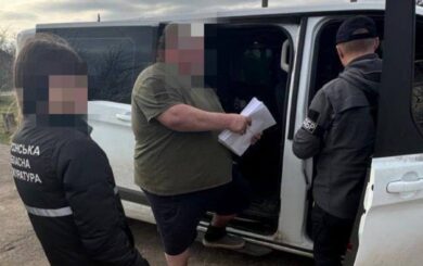Незаконная вырубка на 8 млн грн: в Херсонской области разоблачены чиновники лесной отрасли
