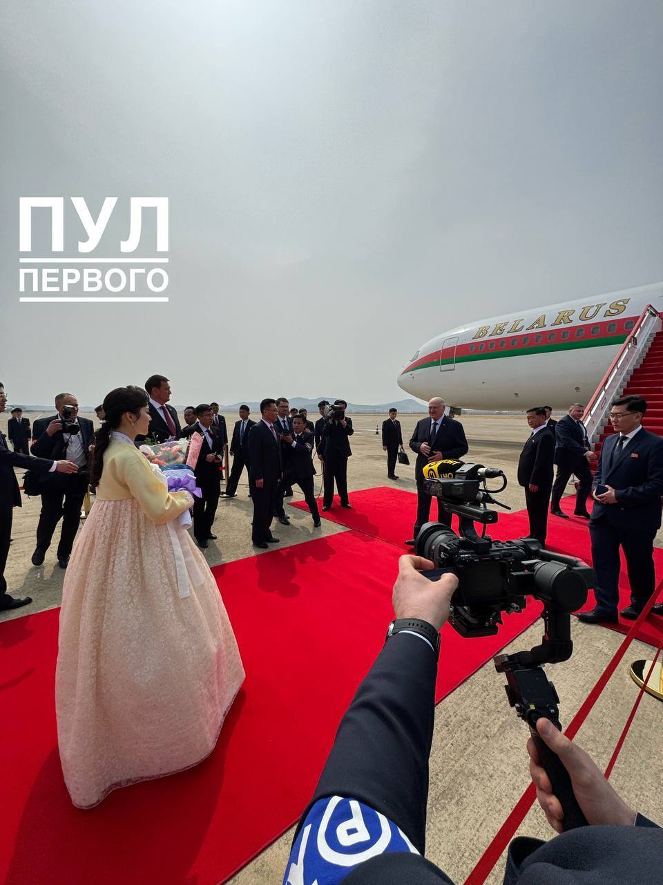 Лукашенко прибув до КНДР з офіційним візитом та зустрівся з Кім Чен Ином (фото)