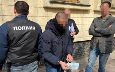 В Одессе разоблачили чиновника НААН, получившего взятку за фиктивную отсрочку от мобилизации