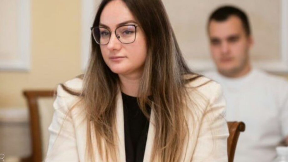 Муж экс-чиновницы Минэнерго приобрел Tesla за 10 тыс. грн и продал в 80 раз дороже