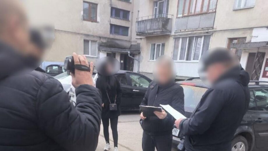 51-летний житель Бурштына подозревается в краже средств пенсионерки