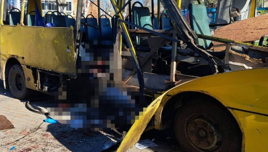 У Нікополі дрон вдарив по автобусу: троє загиблих, до 16 поранених