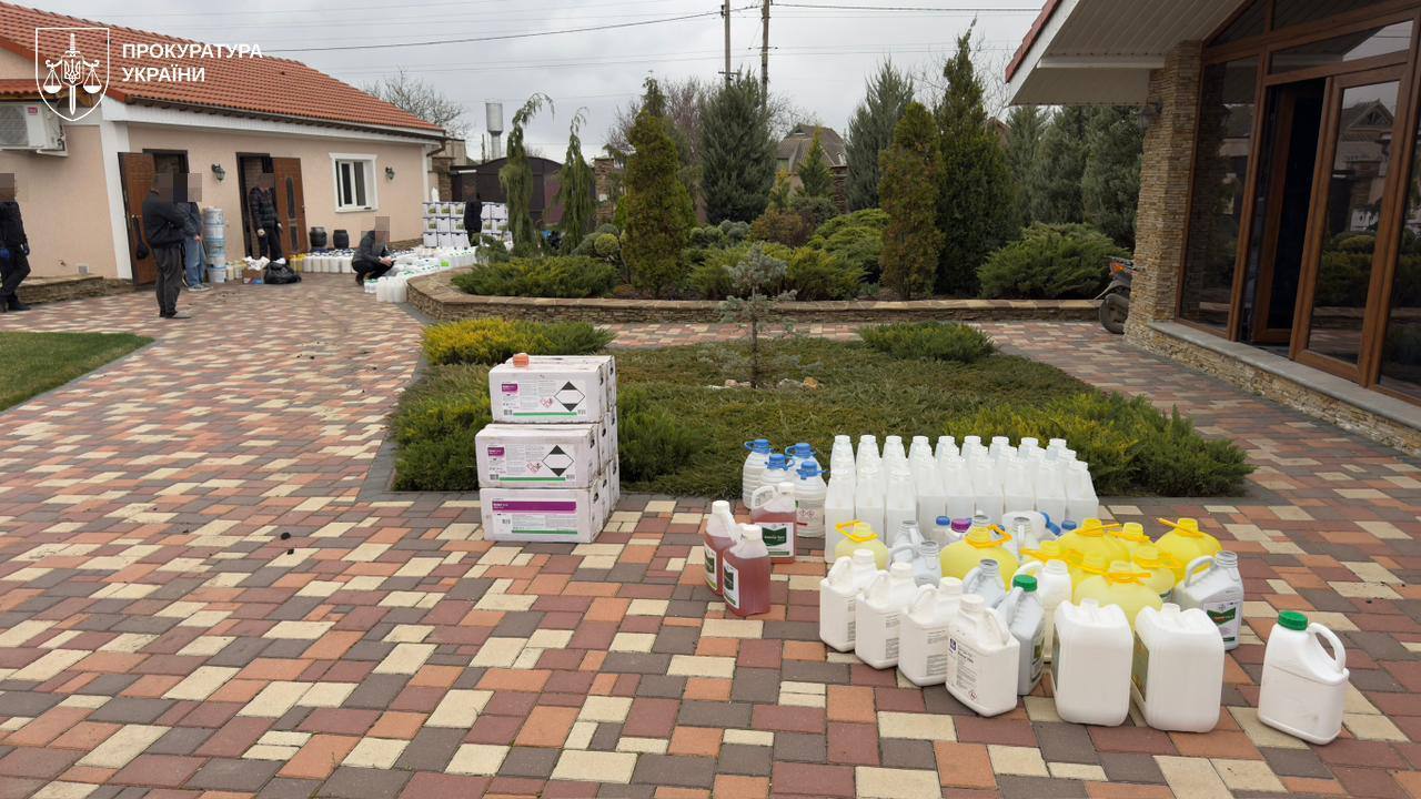 Фальсифицированная агрохимия под видом известных брендов: разоблачена организованная группа