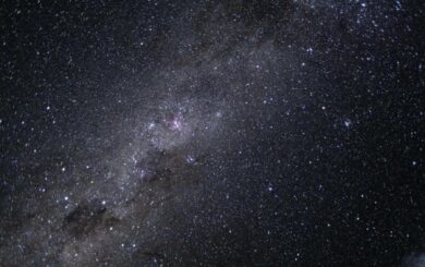 Екіпаж Artemis II оприлюднив унікальні знімки Місяця та галактики під час обльоту