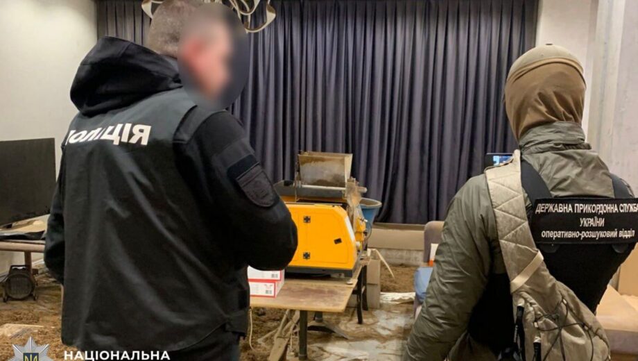 В Херсоне разоблачили подпольное производство сигарет: изъято более миллиона гильз и тонны табака