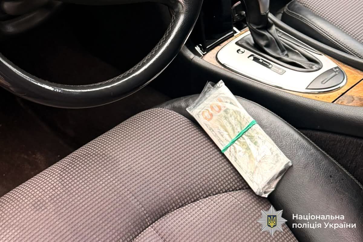 7,5 тис. доларів авансу: у Вінниці викрили схему ''трансферу'' до Молдови