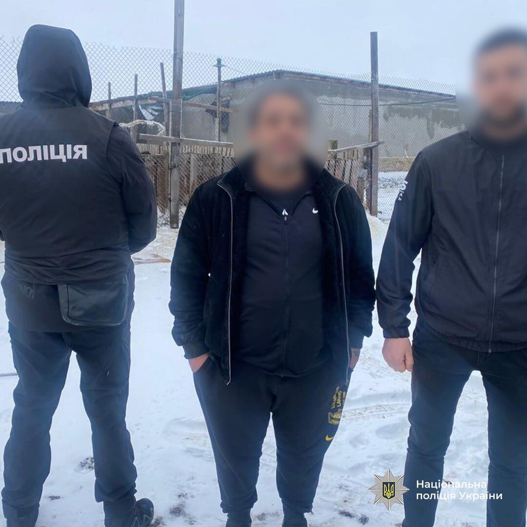 До суду передали справу іноземців за збут підроблених 100-доларових купюр
