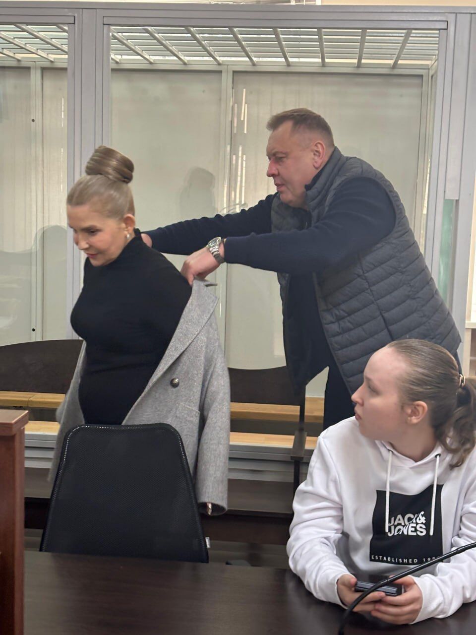 ''Это победа'': суд разрешил Юлии Тимошенко выехать за границу для участия в мирных переговорах