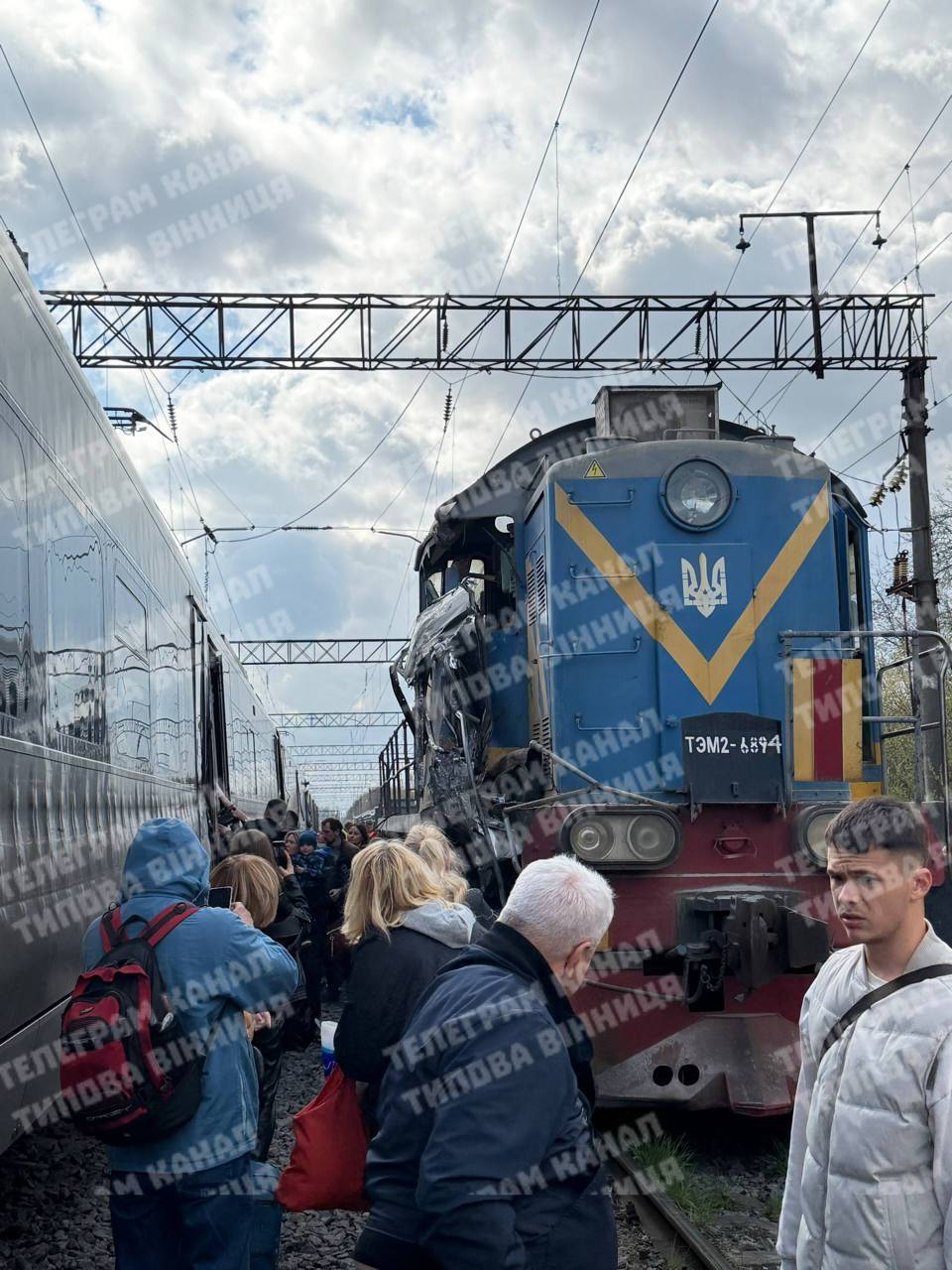 На Вінниччині зіткнулися тепловоз і ''Інтерсіті+'': у поїзді — понад пів тисячі пасажирів