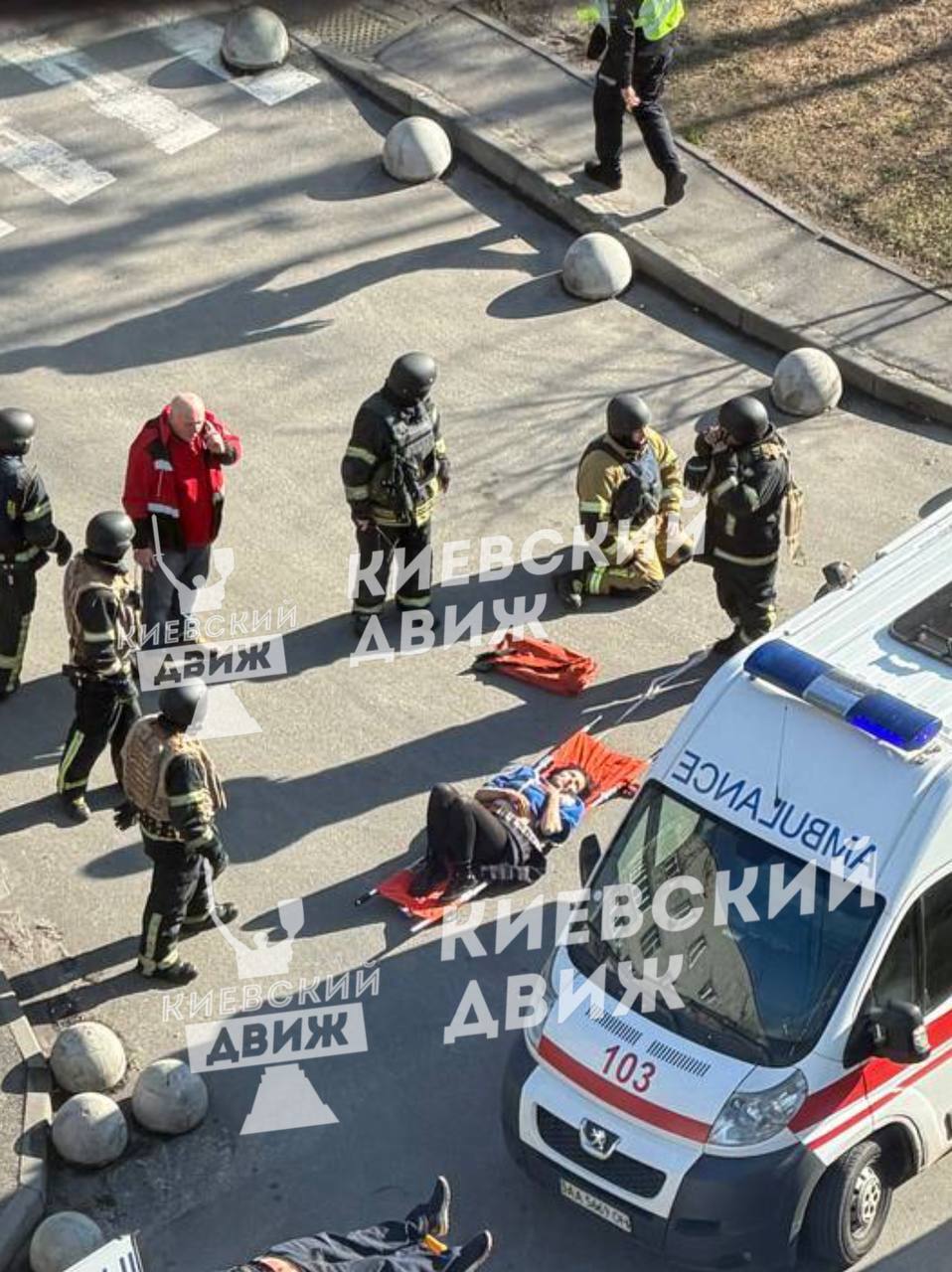 В Киеве неизвестный открыл стрельбу: есть погибшие и раненые, среди пострадавших ребенок