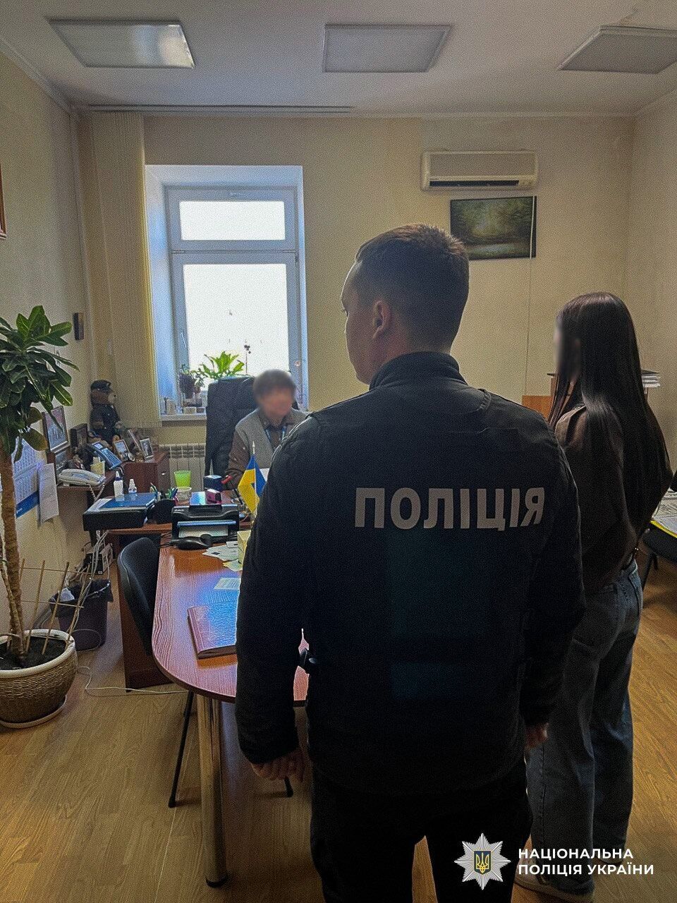 Фіктивні фірми та ''посвідки за 3000 доларів'': у Києві розкрили міграційну схему