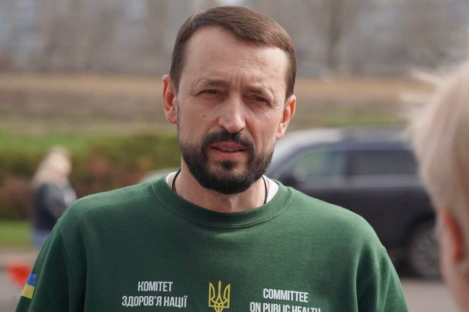 Історія, яка сколихнула країну: 10-місячний Марк отримав апарат ШВЛ від фонду ''Надія'' і Валерія Дубіля