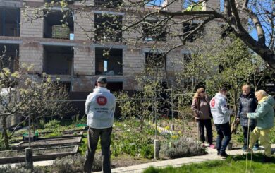 Несмотря на уголовное производство: »450 Group» продолжает самочинно строить многоквартирный дом в Святошине (фото)